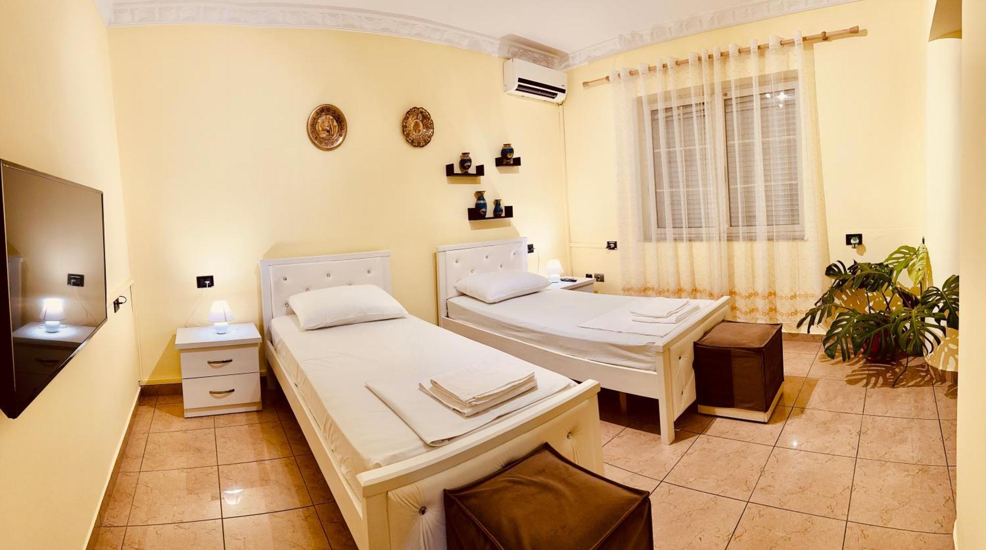 Fun House Serenity Apartment Tirana Bagian luar foto