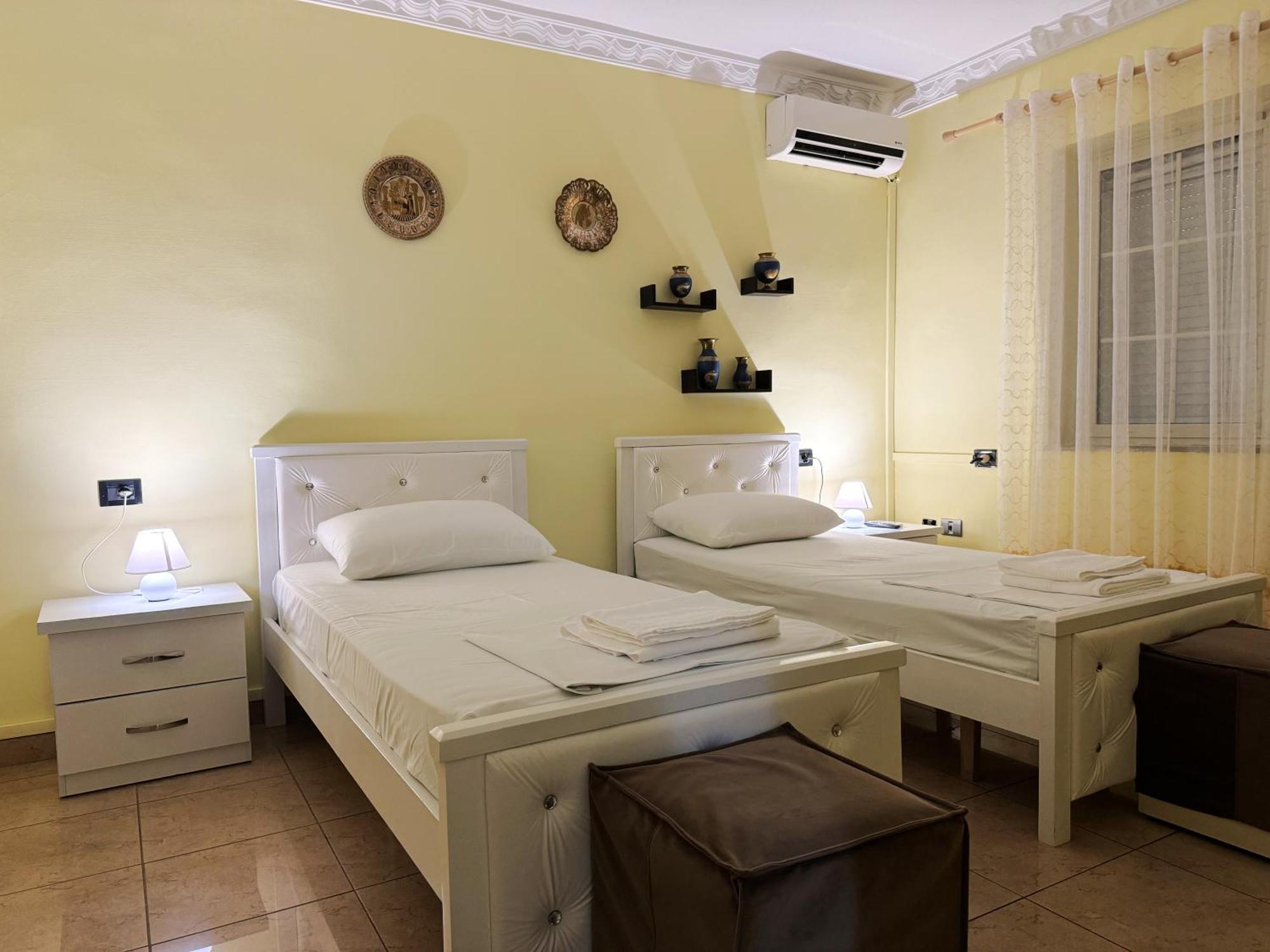 Fun House Serenity Apartment Tirana Bagian luar foto