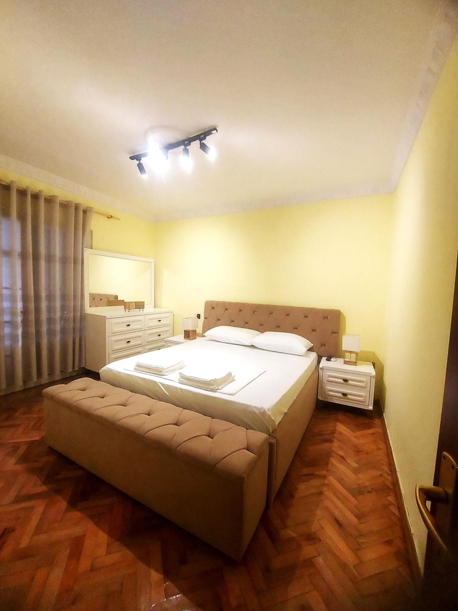 Fun House Serenity Apartment Tirana Bagian luar foto