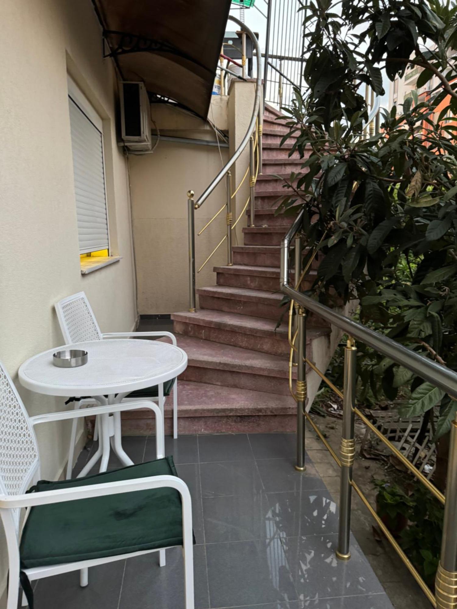 Fun House Serenity Apartment Tirana Bagian luar foto