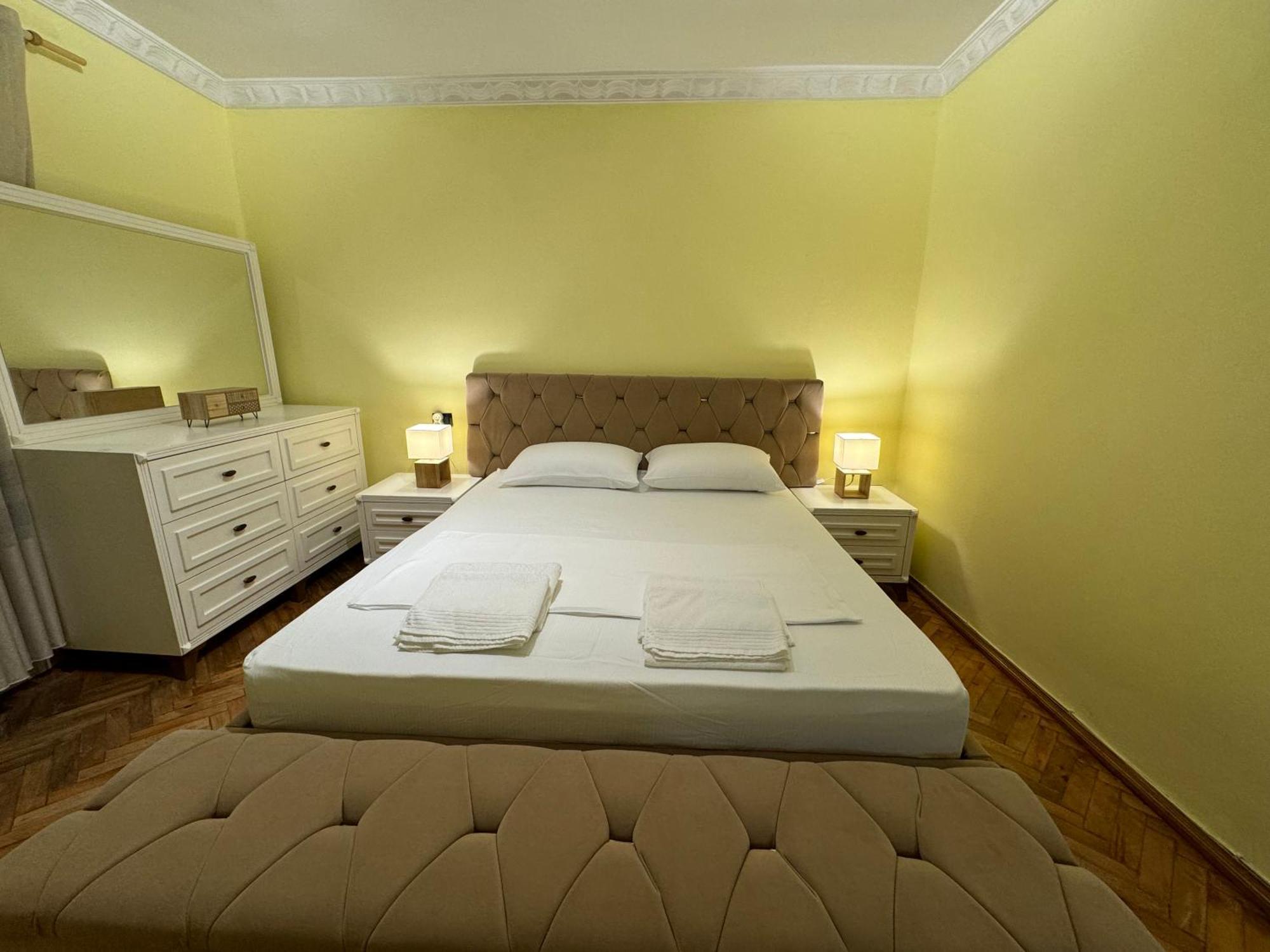 Fun House Serenity Apartment Tirana Bagian luar foto