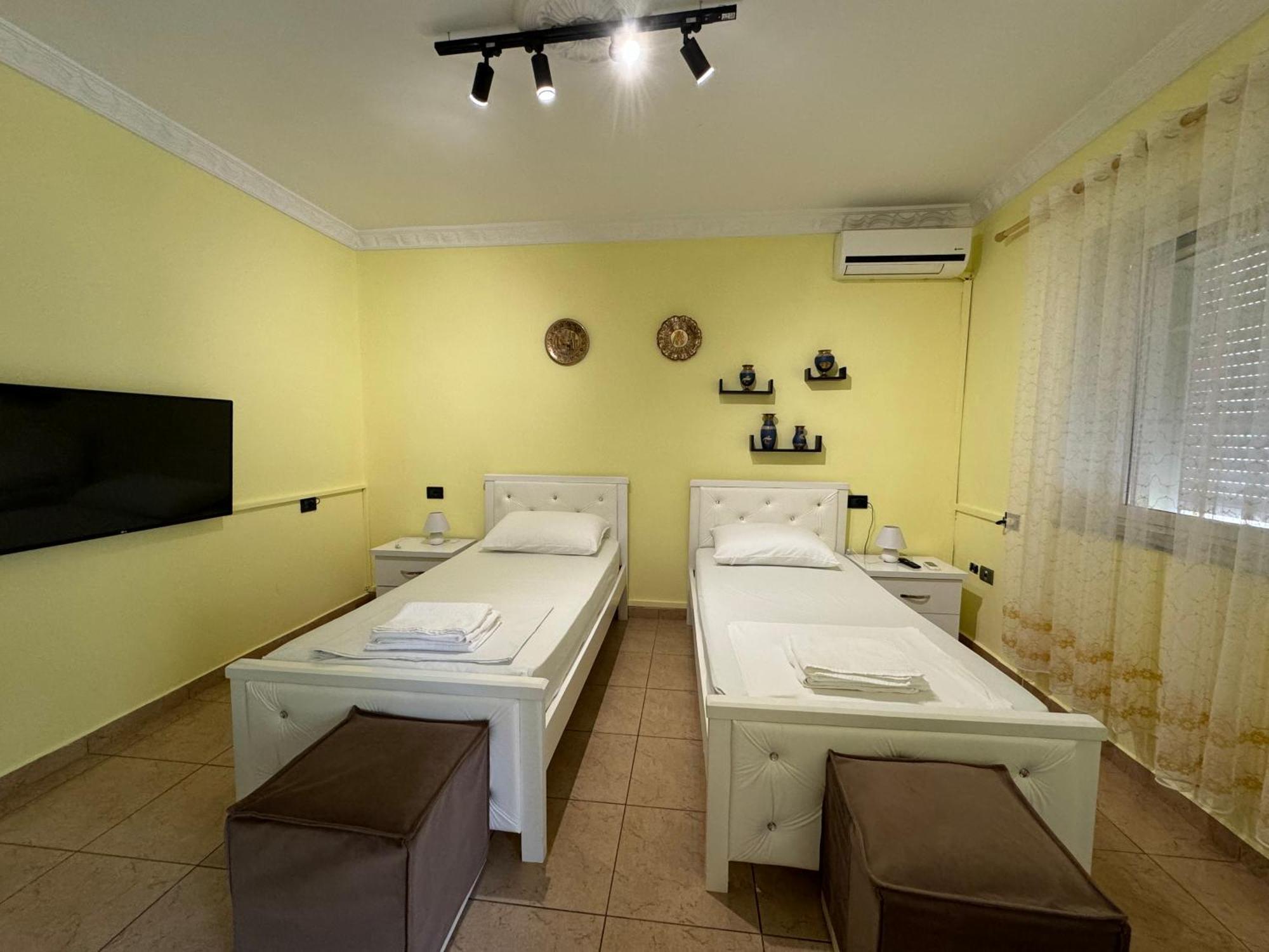 Fun House Serenity Apartment Tirana Bagian luar foto