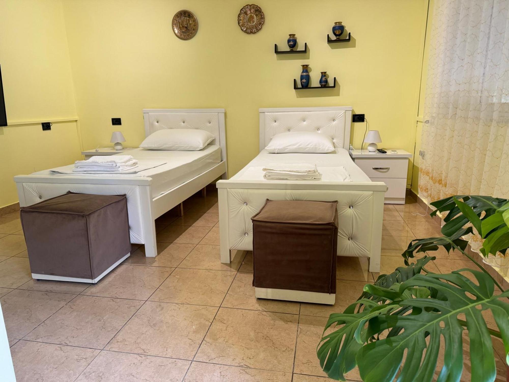 Fun House Serenity Apartment Tirana Bagian luar foto
