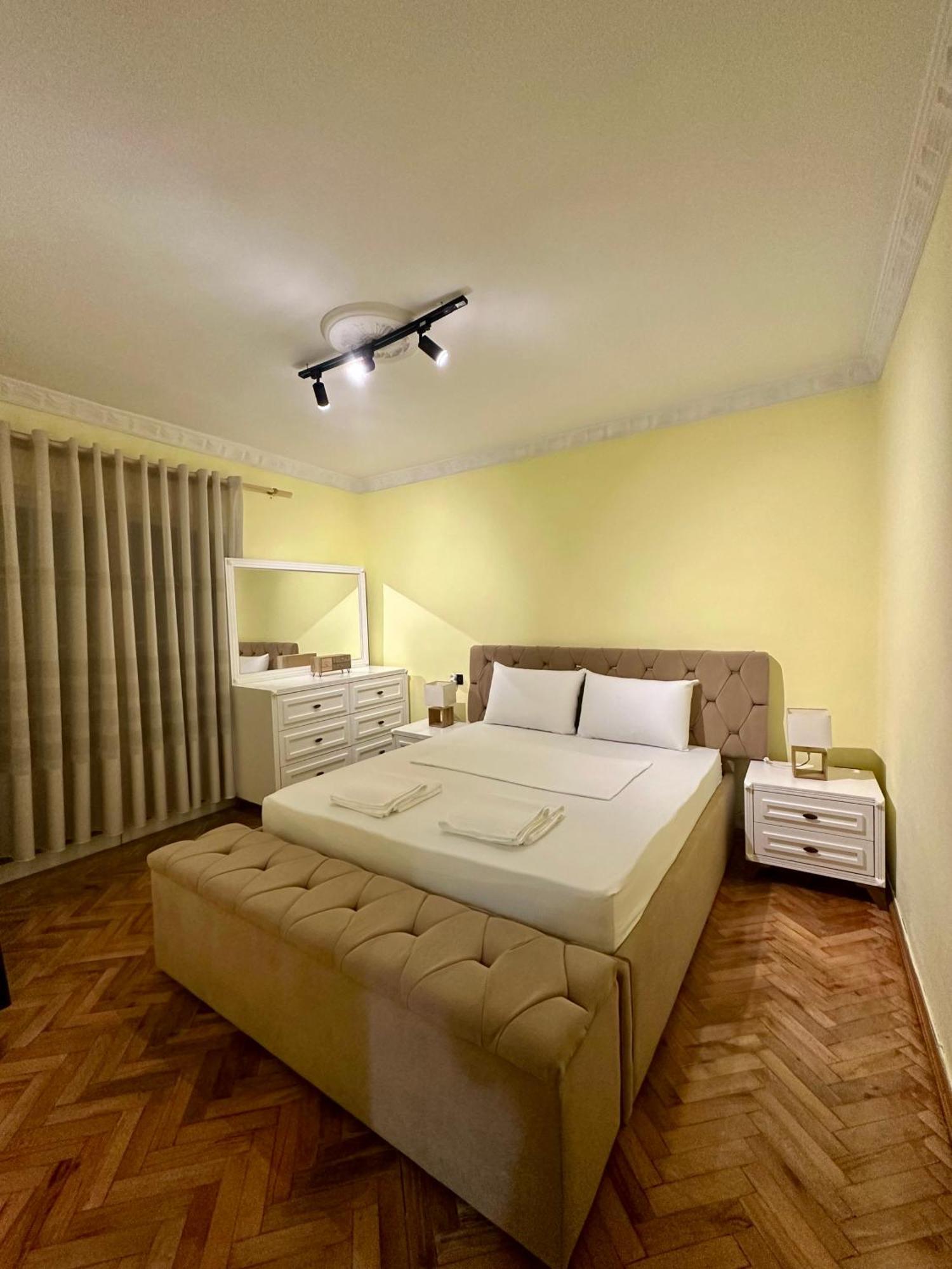 Fun House Serenity Apartment Tirana Bagian luar foto